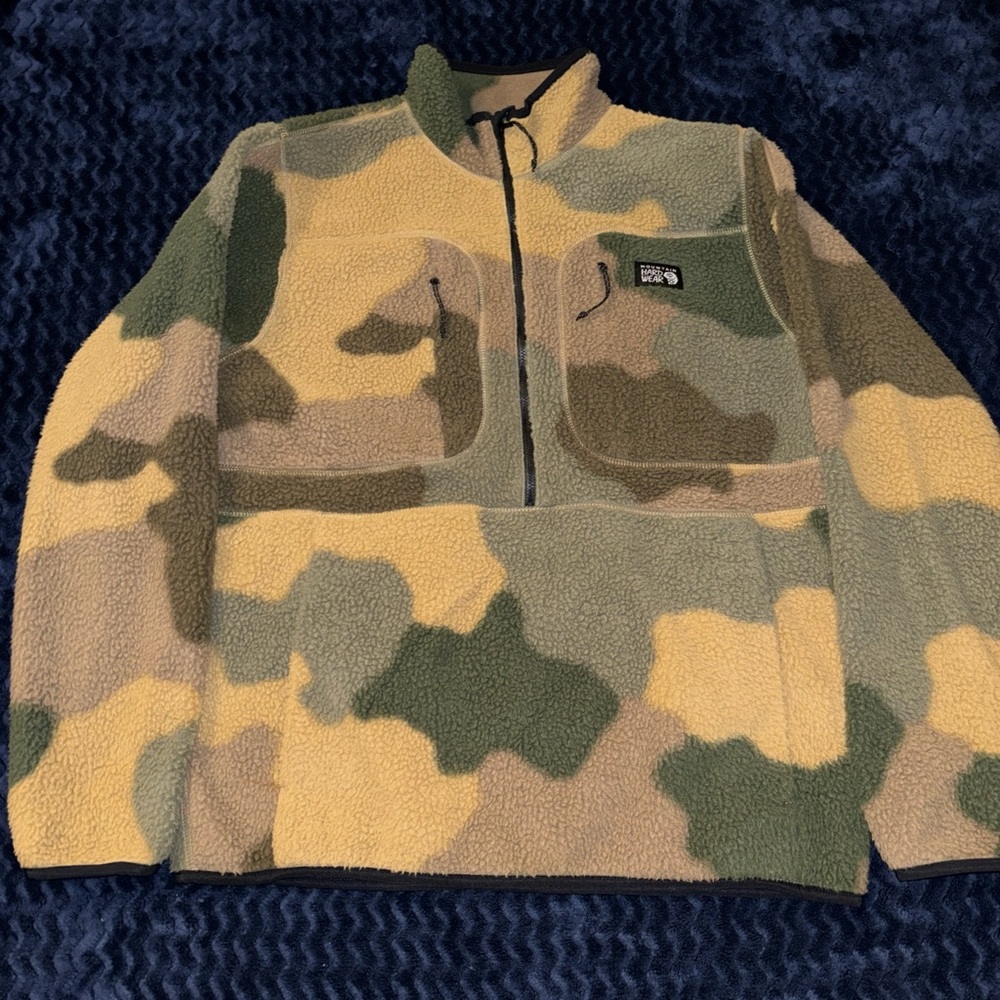 Mountain hardware jacket